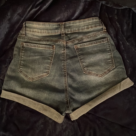 I’m selling blue Jean shorts, they are from blue savy, they are a size 0-1. - Picture 3 of 3